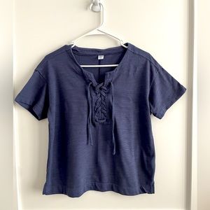 Trendy Lace-Up T-shirt, with 90’s vibes :)!